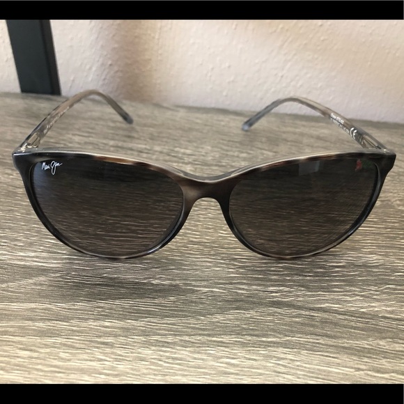 Maui Jim Women’s Sunglasses - Picture 4 of 7